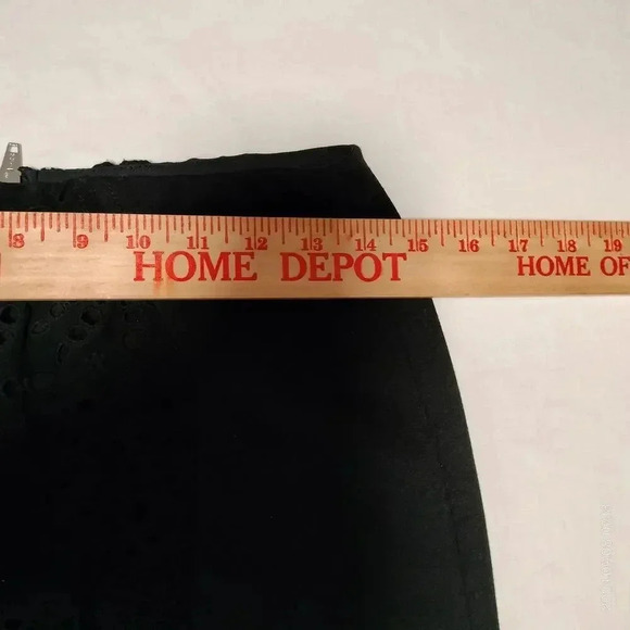 Rebecca Taylor Size Sm/Med Black Eyelet Center Back zipper silk lined skirt - Picture 9 of 10